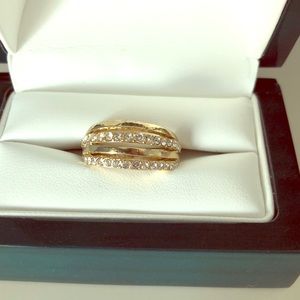 Gold and diamond gemstone ring